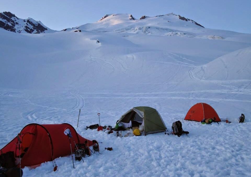 Learning to mountaineer on Mt Baker